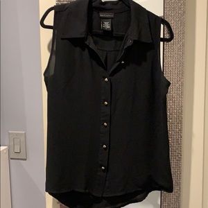 Black sleeveless polyester blouse